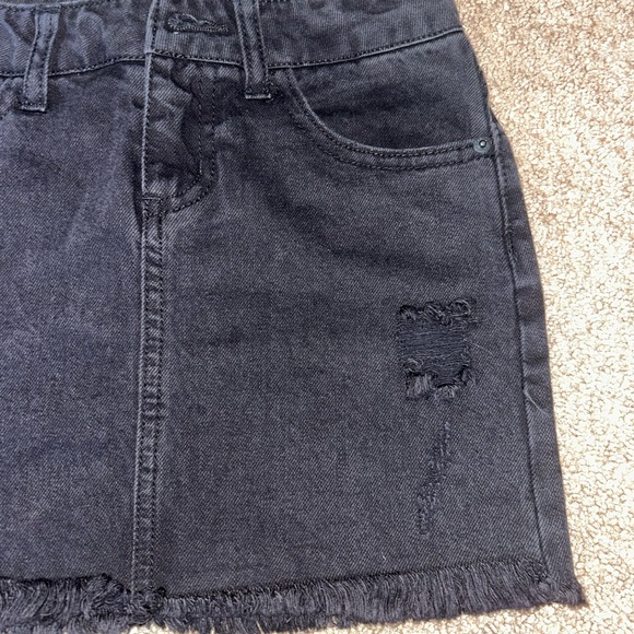 🦄5 items for $15🦄 Girls Jean Skirt - Picture 2 of 4